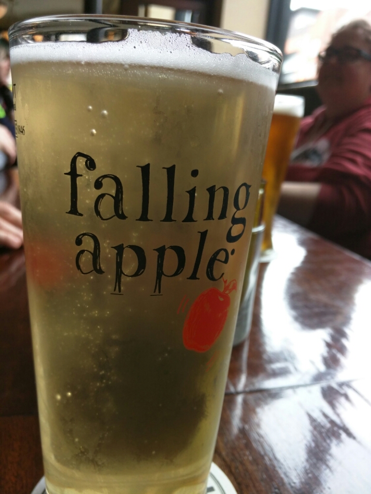 Falling Apple Medium / Apple Crush